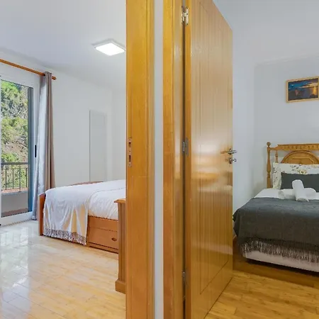 Ferienhaus Fuer 3 Personen Und 1 Kind In Ponta Do Sol, Madeira Suedkueste Von Madeira Holiday home Ponta do Sol (Madeira)